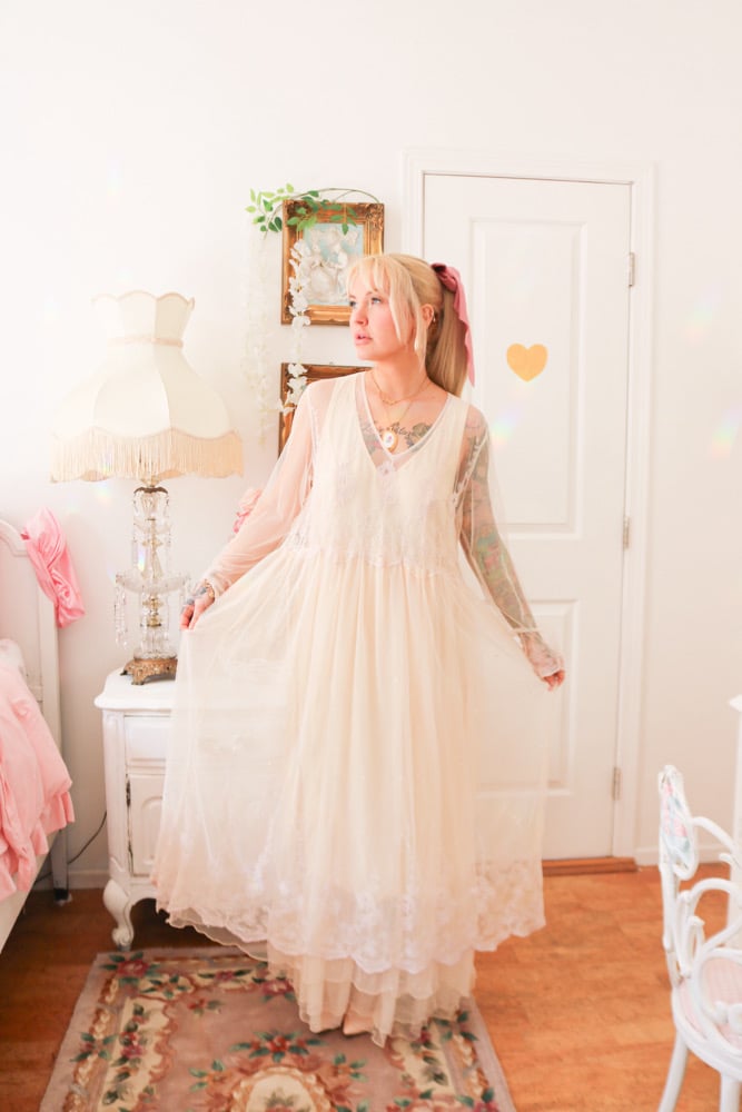 Image of WOW Vintage Off White Magnet Art By Lynn Yang Prairie Dress with Lace Layering (Large)