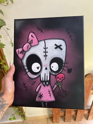 Kiki The Sleleton Girl!