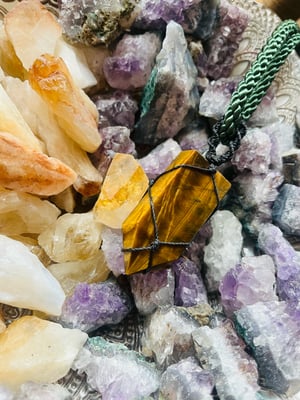 Image of Tigers eye wand necklace green 