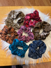 Image 1 of Hair scrunchie