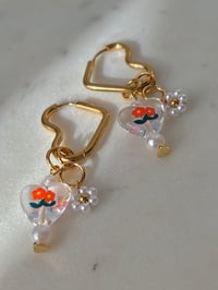 Image 5 of BUILDABLE FLOWER PEARL HEART EARRINGS 