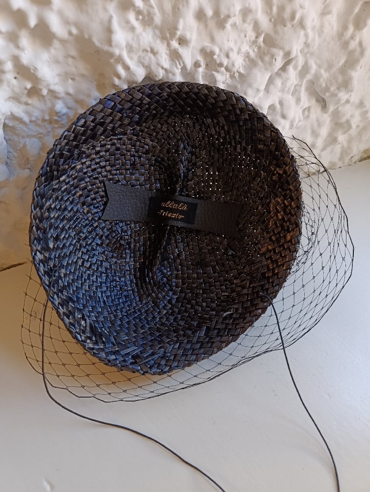 Image of Cappellino fascinator nero con veletta 