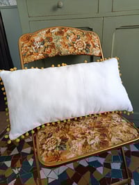 Image 4 of Coussin en canevas "Berthe"