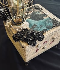 Image 5 of Handmade Twilight Gothic Keepsake Box Lamp – Bella & Edward