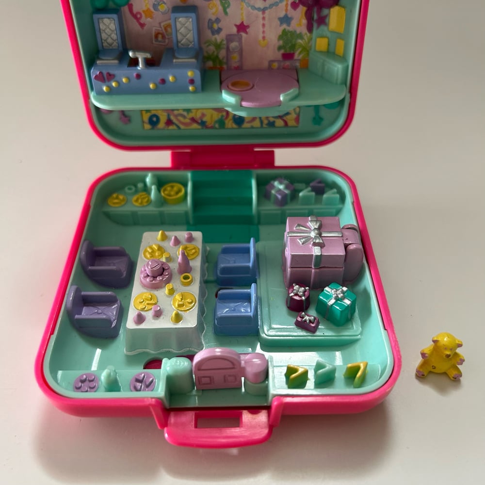 Image of POLLY POCKET : "PARTYTIME SURPRISE"