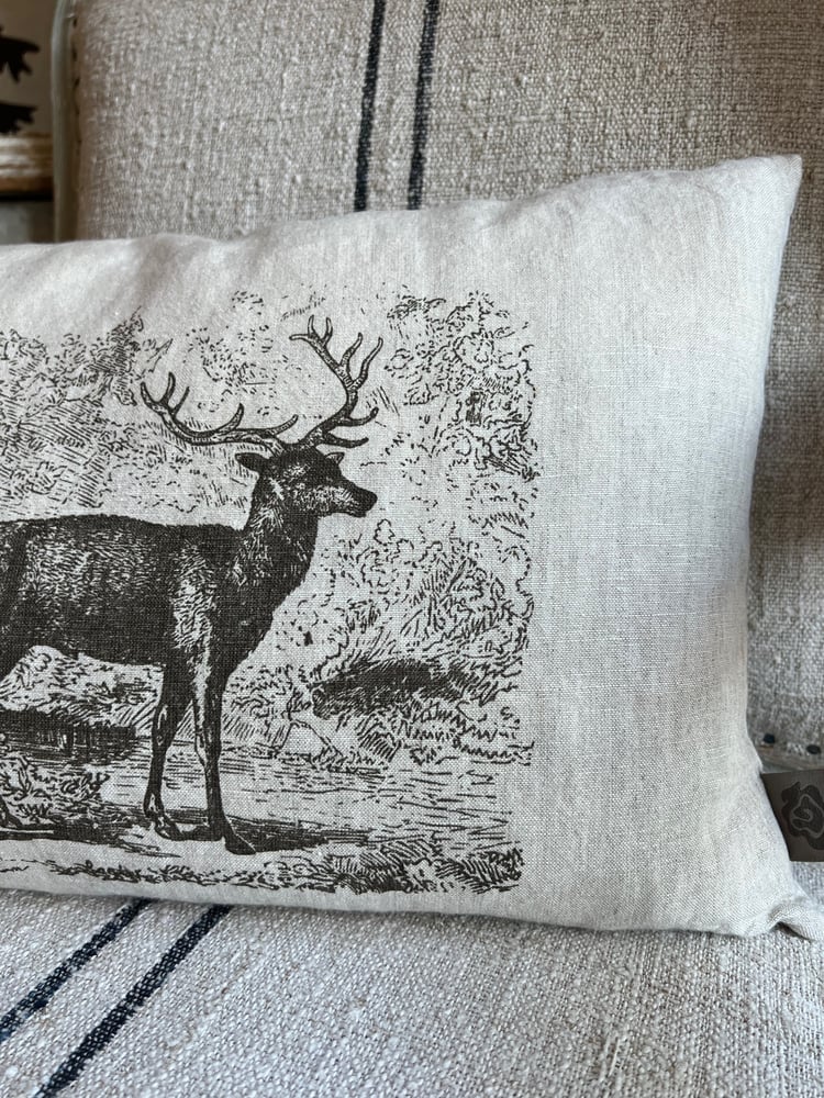 Image of Coussin Lin Lavé naturel :  Cerf  30 x 50 cm