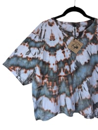 Image 3 of 3XL Crop Tee in Ember Ice Dye 