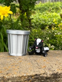 Image 4 of Flexible articulated Skunk