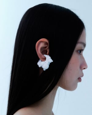 Image of LOWOOL - White Dew Earcuff