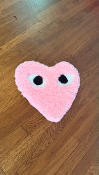 "PLAY" HEART (PINK)