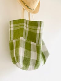 Image 3 of fresh green spring cube bag