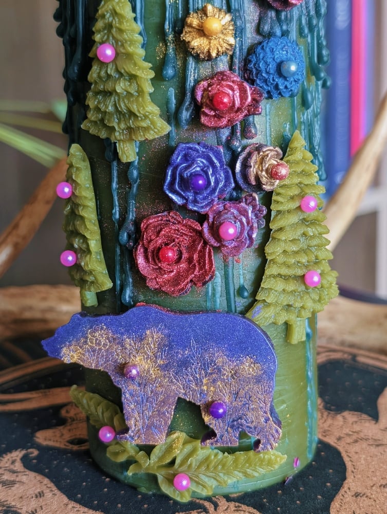 Image of Summer Bear Pillar
