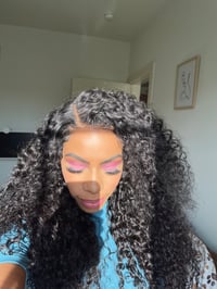 Image 1 of 26 inch CURLY 5x5 LACE CLOSURE GLUELESS WIG