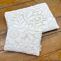 Image 1 of Pochette • crochet floral
