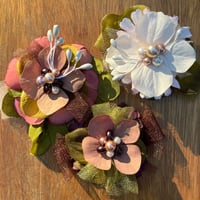 Image 2 of vintage beauty queen petal pop set