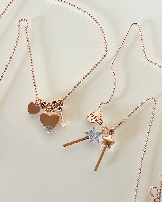 Image of COLLANA LUNGA CHARMS