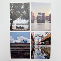 Image 4 of Geschenk-Set 🎁: 8 Hamburg-Postkarten mit Ständer & Schachtel (inkl. Versand)