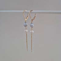 Image 4 of Boucles d'oreilles pendantes deux perles de culture 