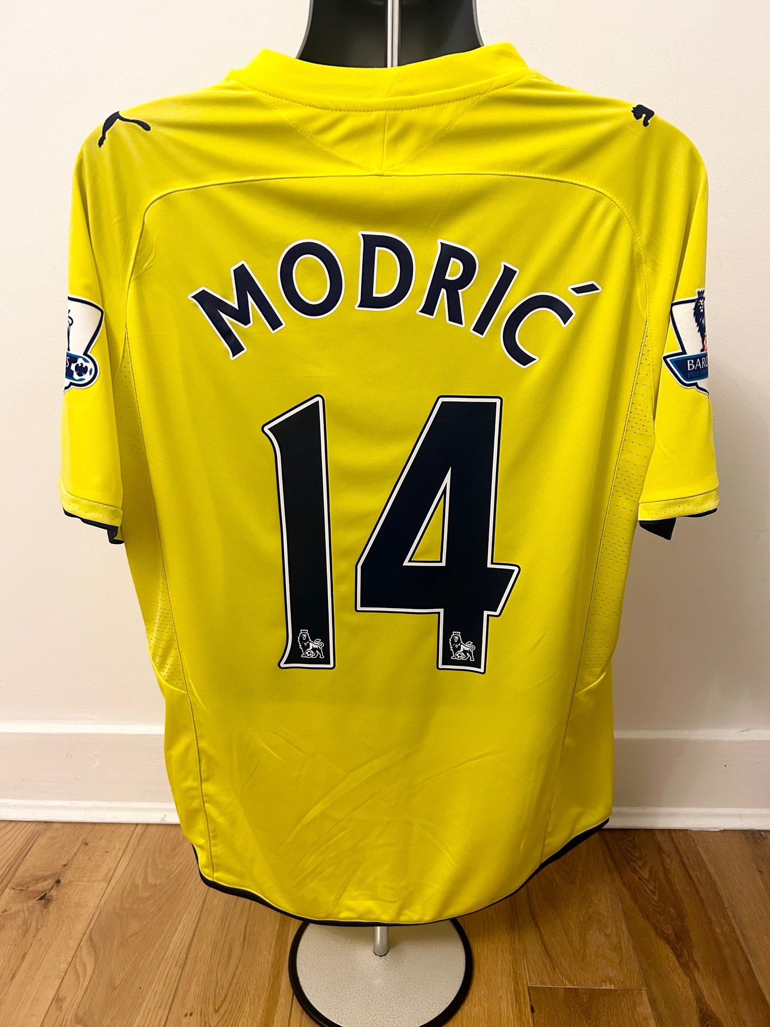 Image of Tottenham Hotspur “MODRIĆ 14” 2009/10 Third Shirt + PL patches (XL)