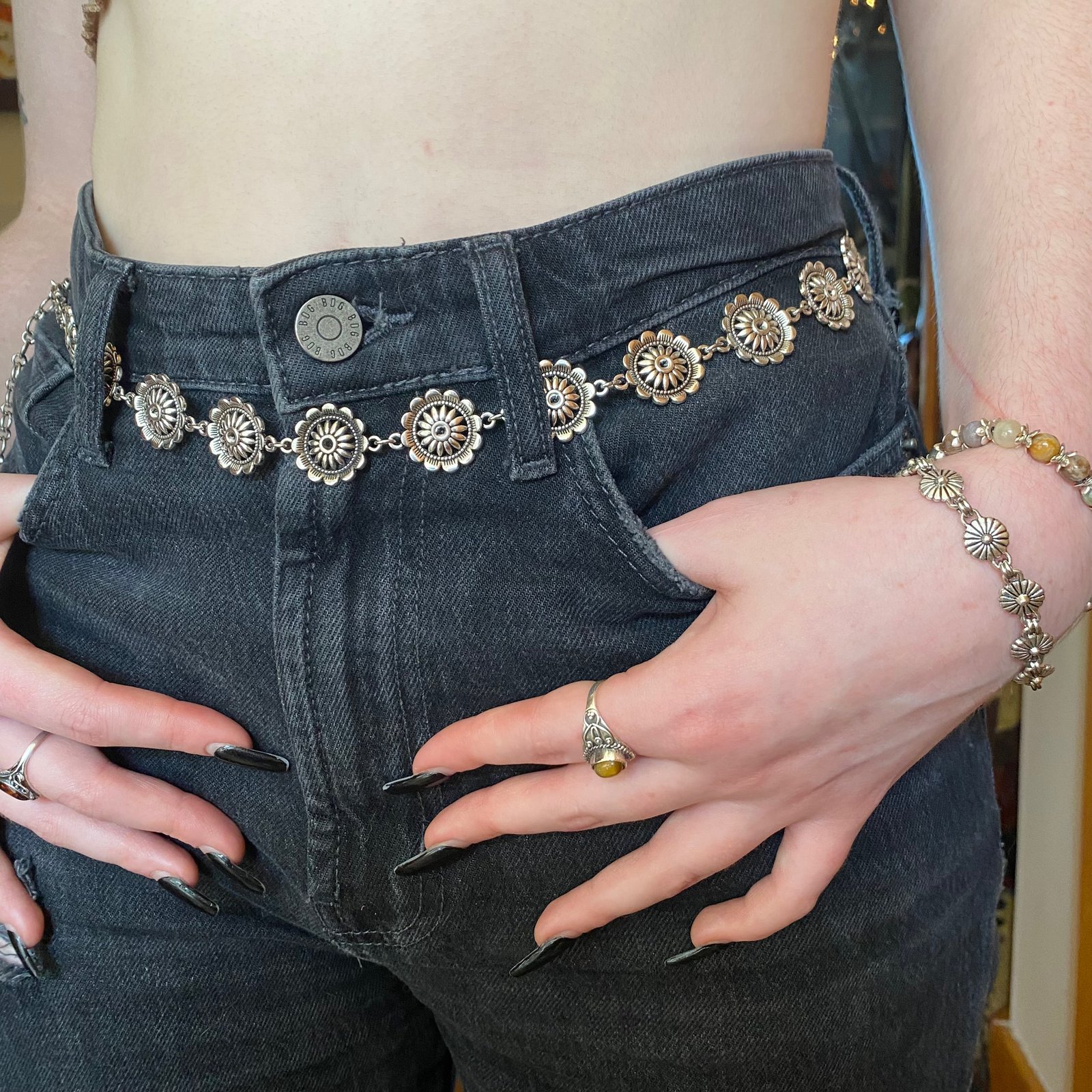 Daisy selling Belt