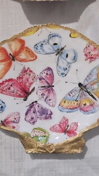 Image 4 of scallop jewelry dish