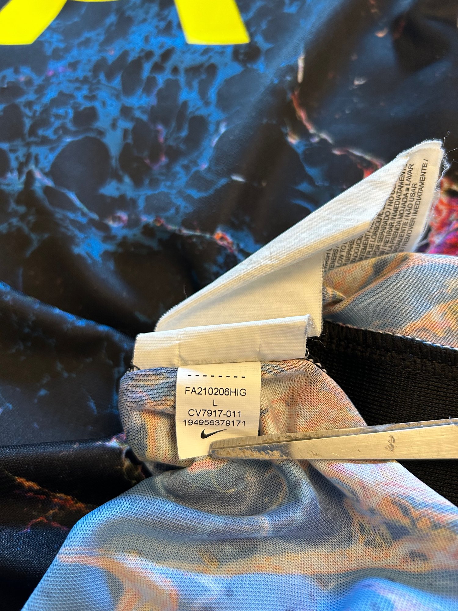 Image of Tottenham Hotspur “HOJBJERG 5” 2021/22 Away Shirt + patch (L)