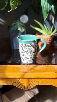 Image 3 of Skull mug 16