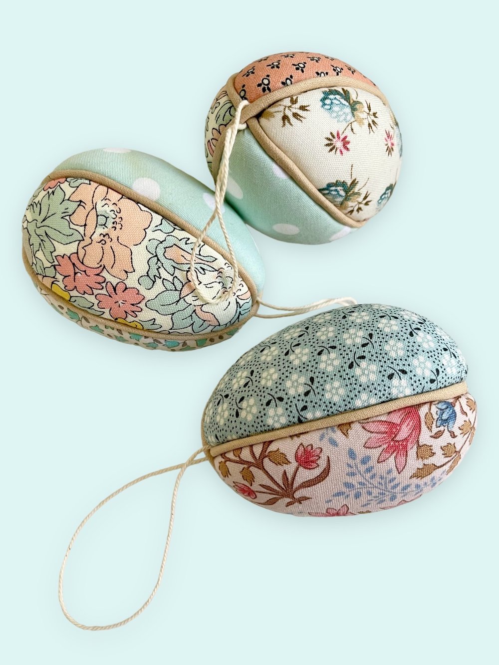 Image of Påskeæg m. snor - mint/peach/beige