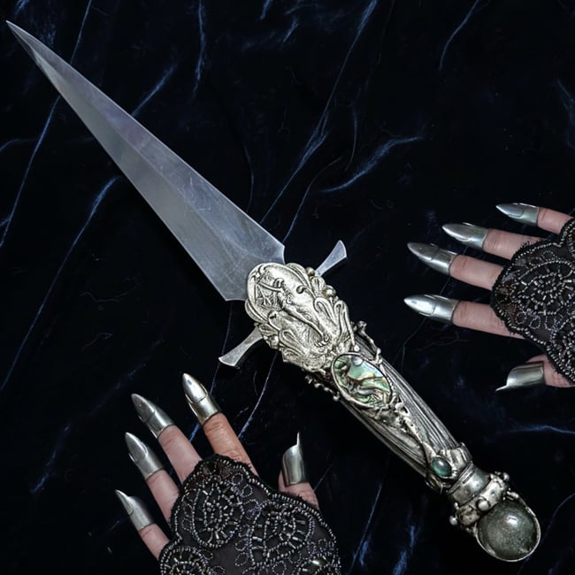 Siren Drop: Sea Nymph’s Blade