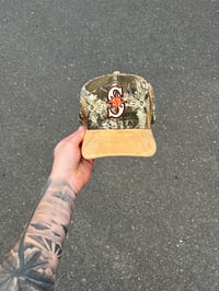 Image 2 of SUEDE BRIM REAL TREE CAMO SEATTLE MARINERS CUSTOM FITTED CAP