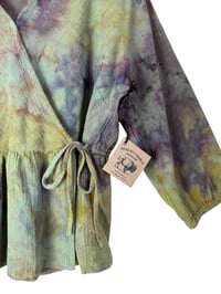 Image 8 of ♻️ UPCYCLED L 100% Cotton Overdyed Wrap Top in Muted Earthy Ice Dye