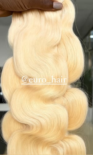 Image of SUN-KISSED BODY WAVE RAW RUSSIAN BLONDE