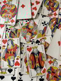 Image 9 of Joli jeu de 32 cartes du XIXème siècle, deux tampons fiscaux de 1890, filigrané, dos corail