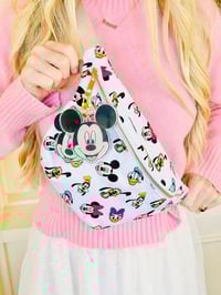 Image 4 of Sensational Six Fanny Pack