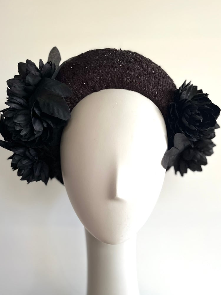 Image of Black boucle fabric covered halo