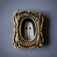 Image 1 of Retrato pequeño de fantasma #1