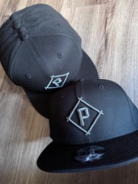 Image 4 of Premium Diamond Logo New Era