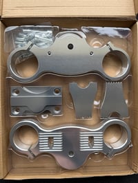 Image 2 of CNC Triple Clamp 45/48 - Razor 10mm stem bolt