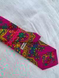 Image 3 of GRAVATA COR FUCSIA.