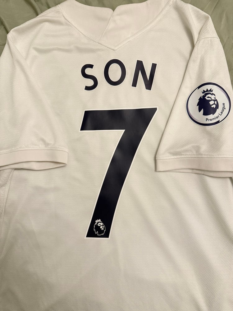 Image of PRE ORDER: Tottenham Hotspur “SON 7” 2021/22 Home Shirt + PL patch (L)