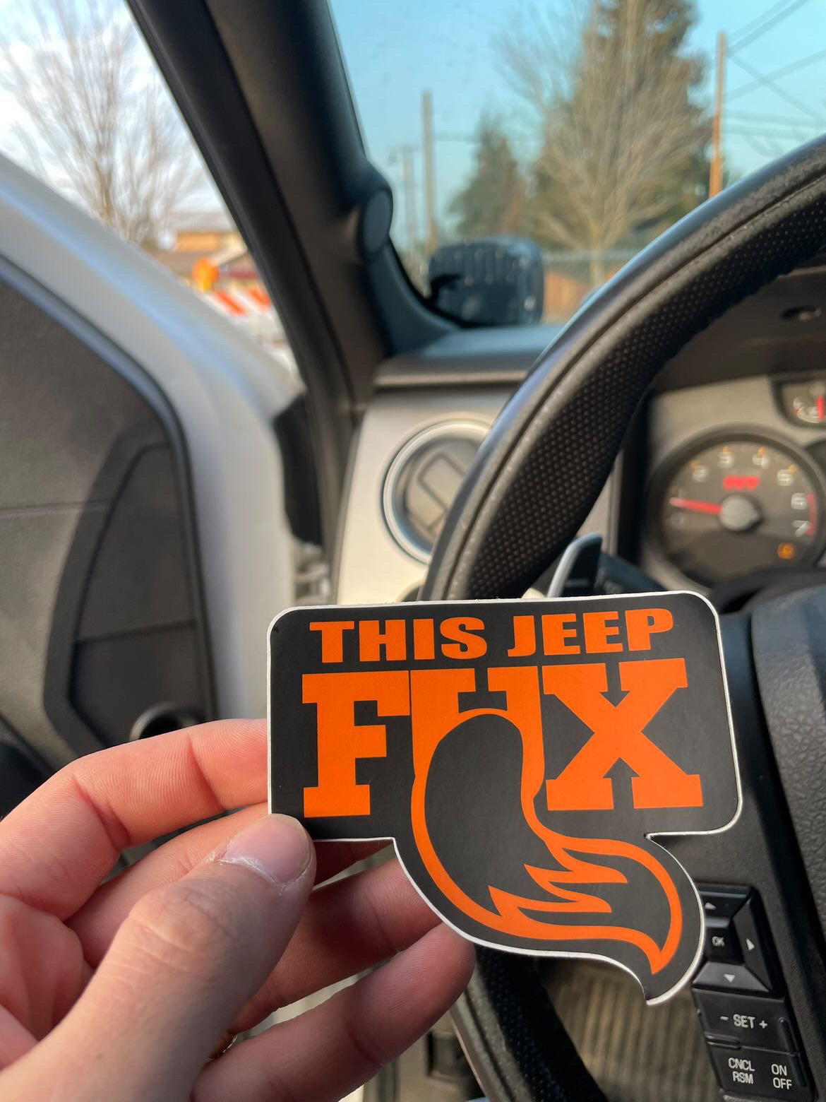 Image of THIS JEEP FUX 