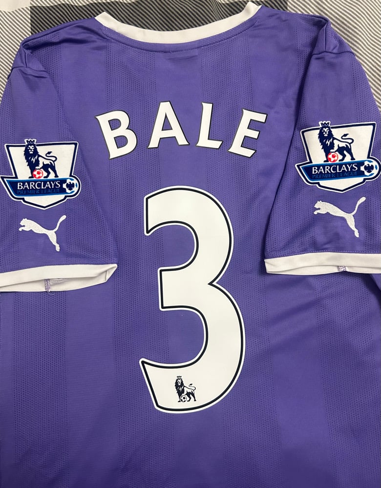 Image of Tottenham Hotspur “BALE 3” 2011/12 Away Shirt + PL patches  (M)