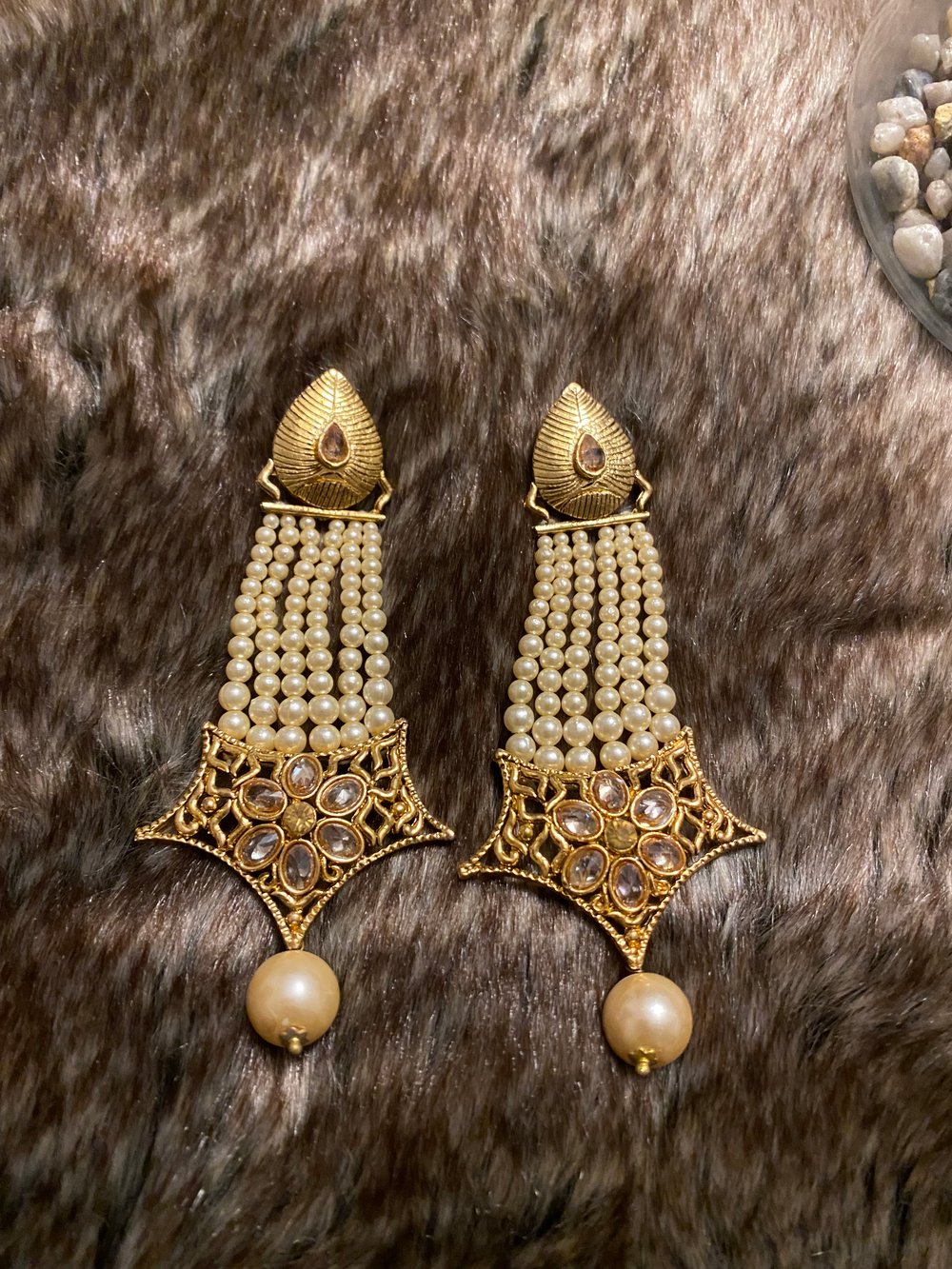 Peals earrings design 2 