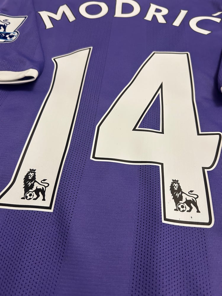 Image of Tottenham Hotspur “MODRIĆ 14” 2011/12 Away Shirt + PL patches  (XL)
