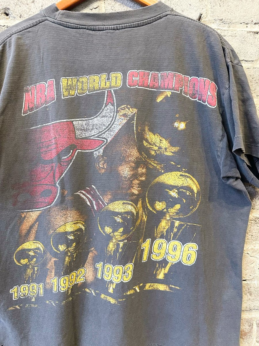 Image of 1996 VINTAGE “CHICAGO BULLS 1996 NBA WORLD CHAMPIONS” SINGLE-STITCHED RAP TEE, SIZE: XL 