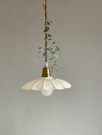Image 2 of Suspension festonnée 