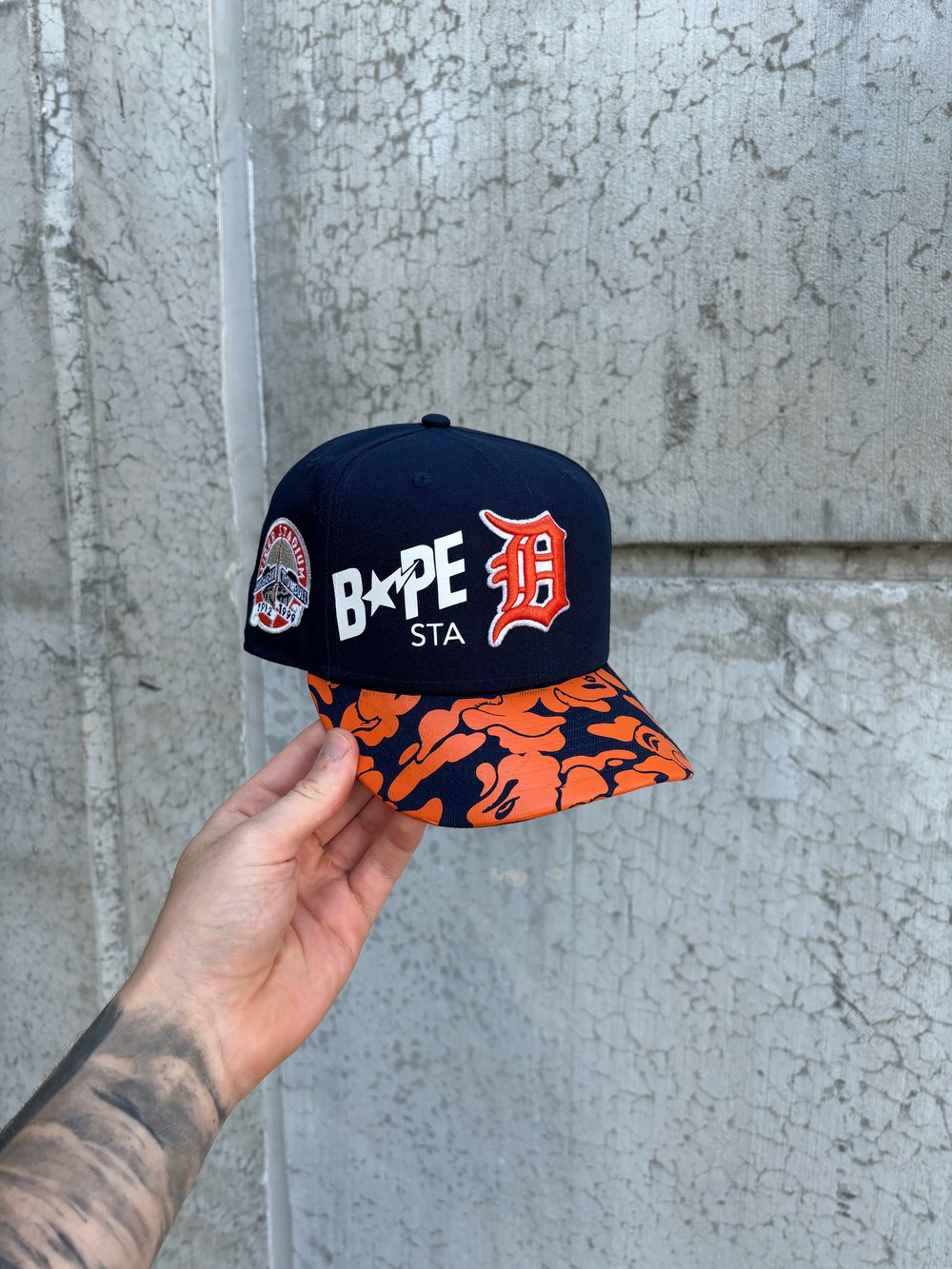 Image of NAVY ORANGE DETRIOT TIGERS CUSTOM FITTED CAP