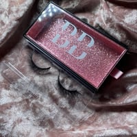 Image 4 of Misfit Lash.