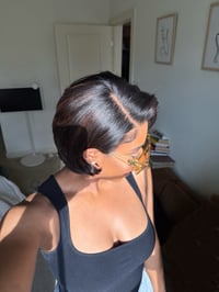 Image 2 of 10 inch GLUELESS 10x6 YAKI BOB with HIGHLIGHTS and LAYERS! READY TO WEAR 