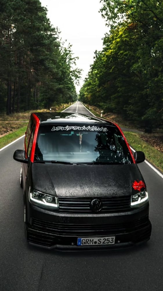 Image of Blank sunstrip with outline lowdown vans overlay